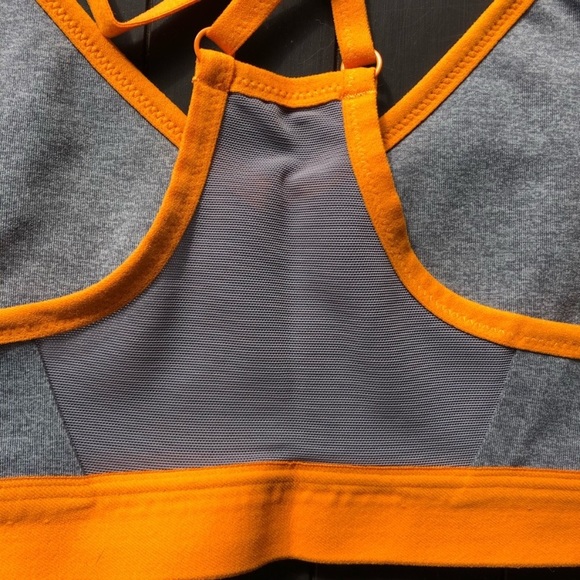 New nike sports bra - Picture 4 of 5